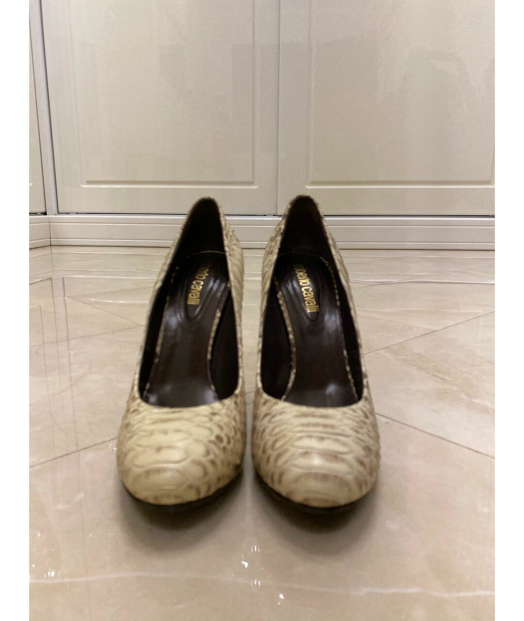 ROBERTO CAVALLI Бежевые туфли из экзотической кожи, фото 2