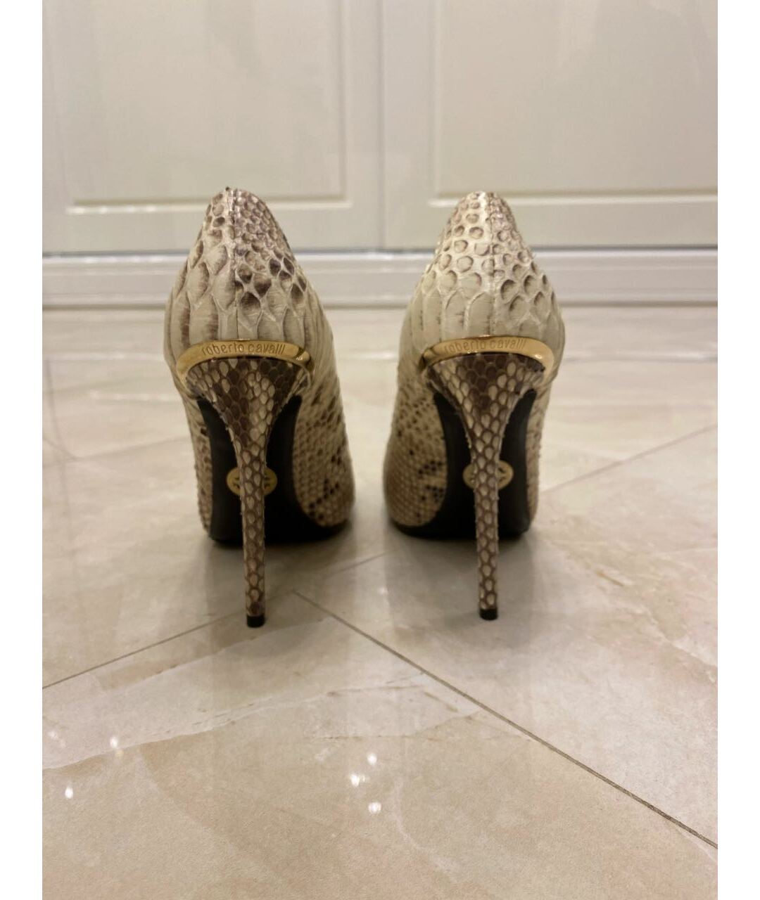 ROBERTO CAVALLI Бежевые туфли из экзотической кожи, фото 4