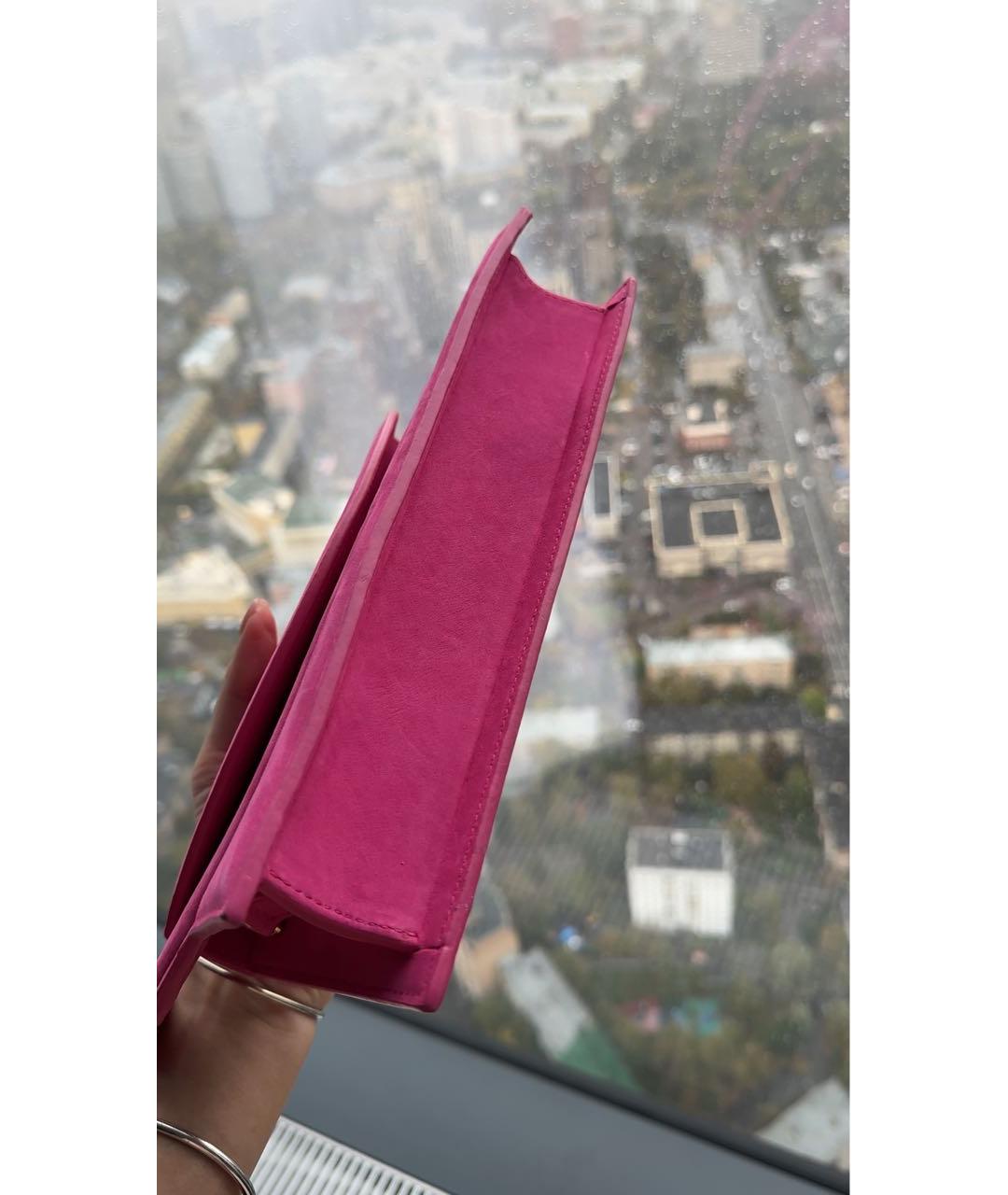 JACQUEMUS Розовая замшевая сумка с короткими ручками, фото 6