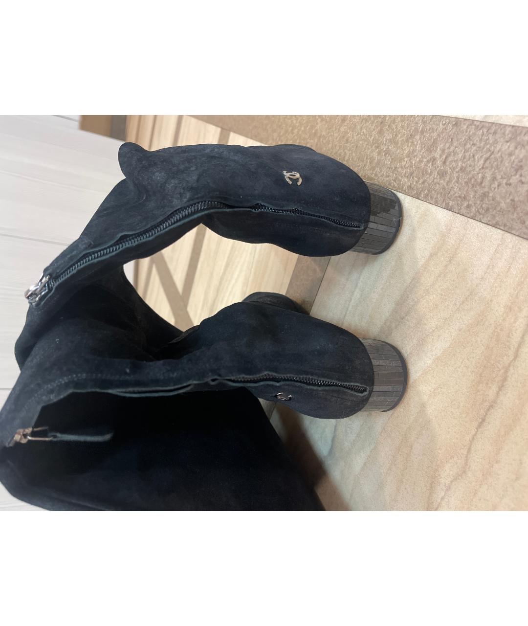 CHANEL PRE-OWNED Черные замшевые свадебные туфли на среднем каблуке, фото 3