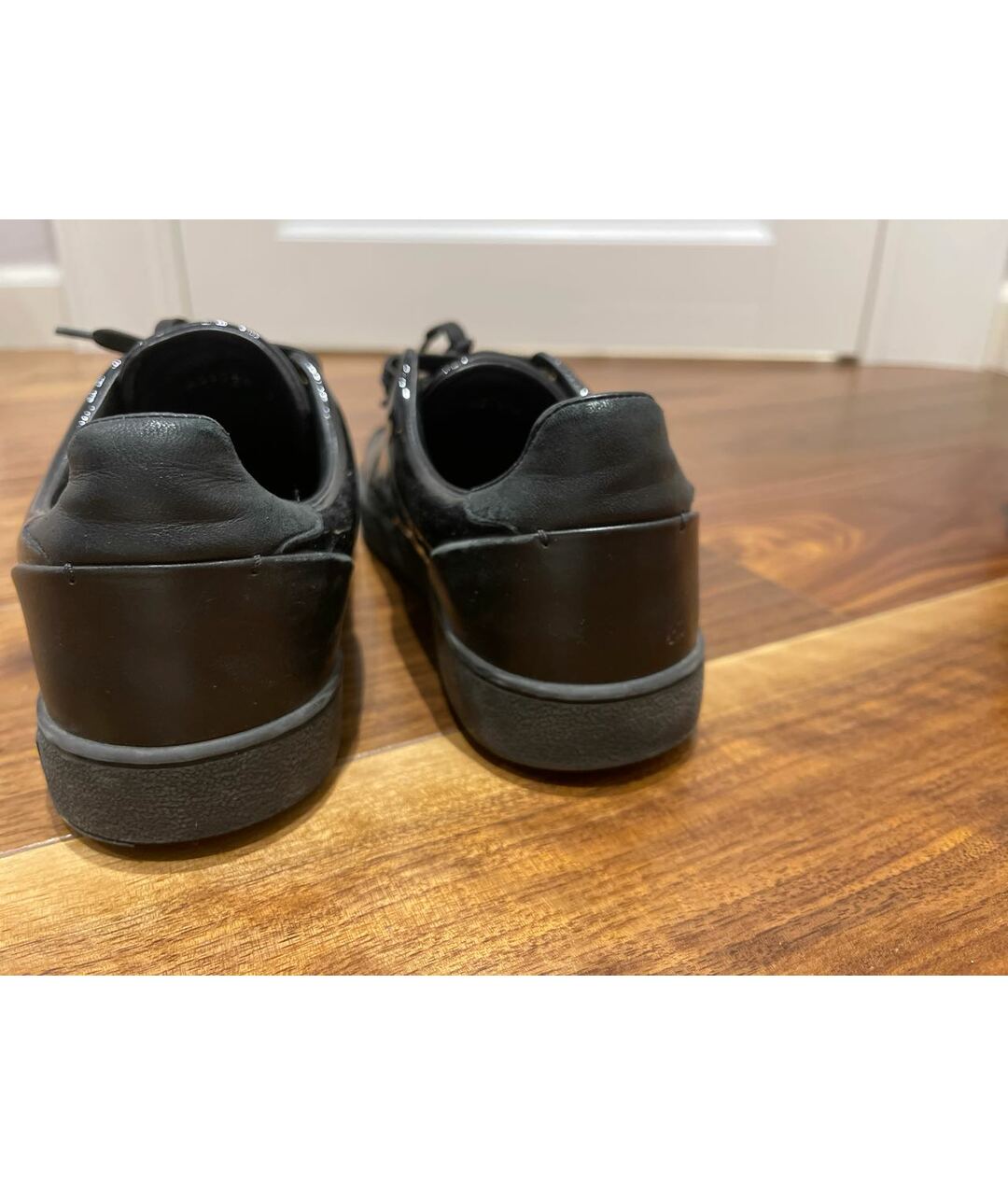 LOUIS VUITTON PRE-OWNED Черные кроссовки из лакированной кожи, фото 4