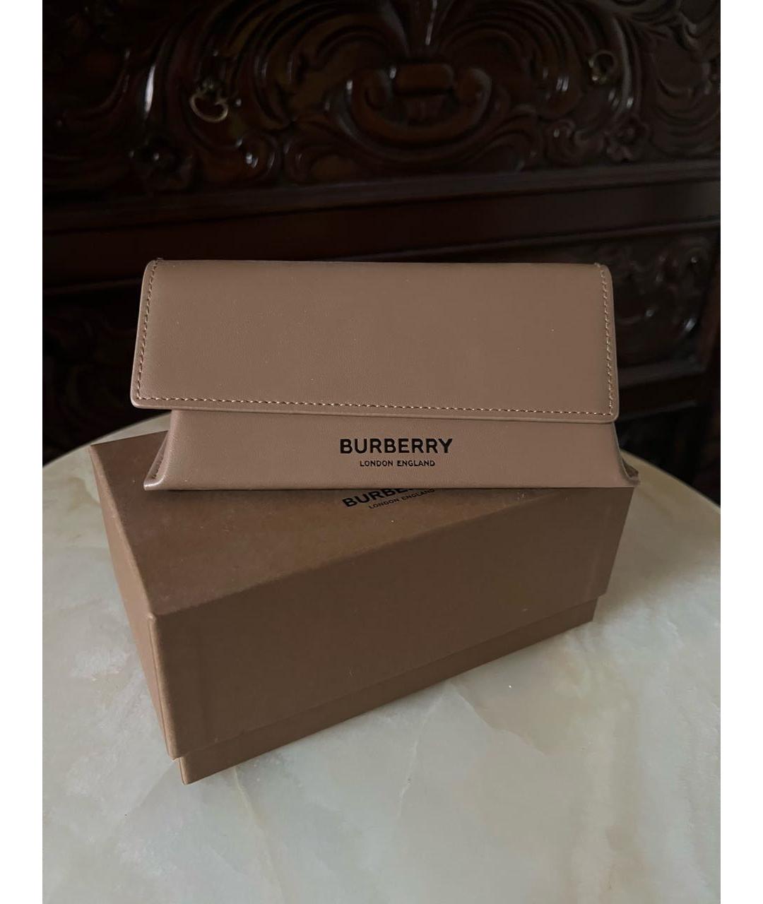 Burberry wallet outlet box