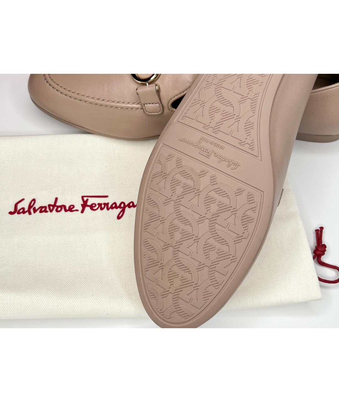 FERRAGAMO Бежевые кожаные лоферы, фото 4