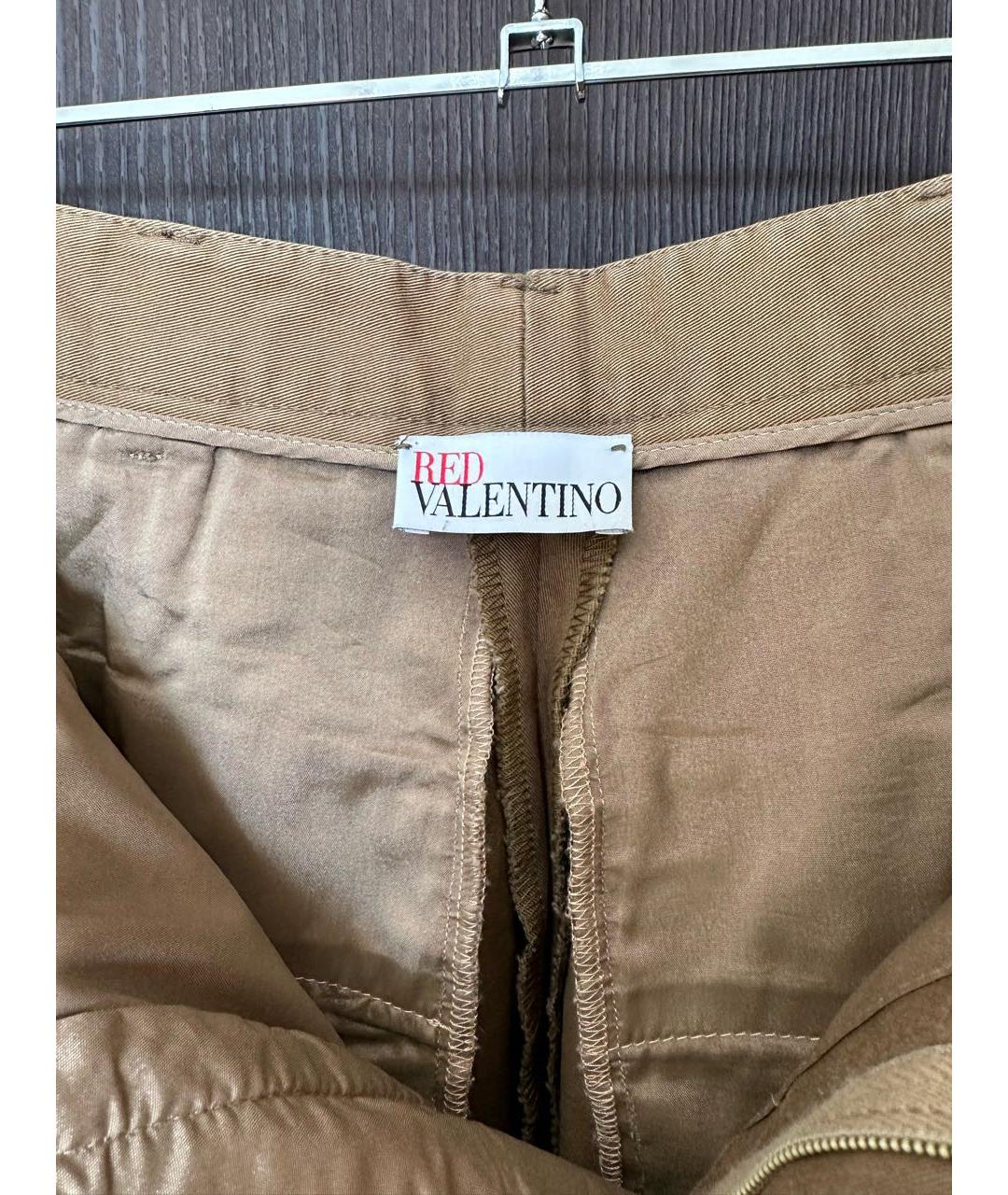 RED VALENTINO Бежевые хлопко-эластановые прямые брюки, фото 4