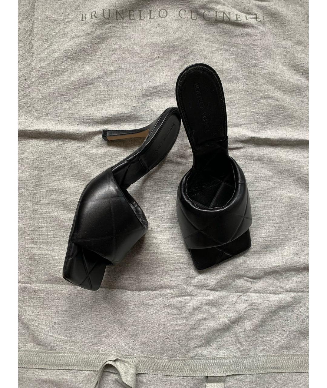 BOTTEGA VENETA Черные кожаные мюли, фото 2
