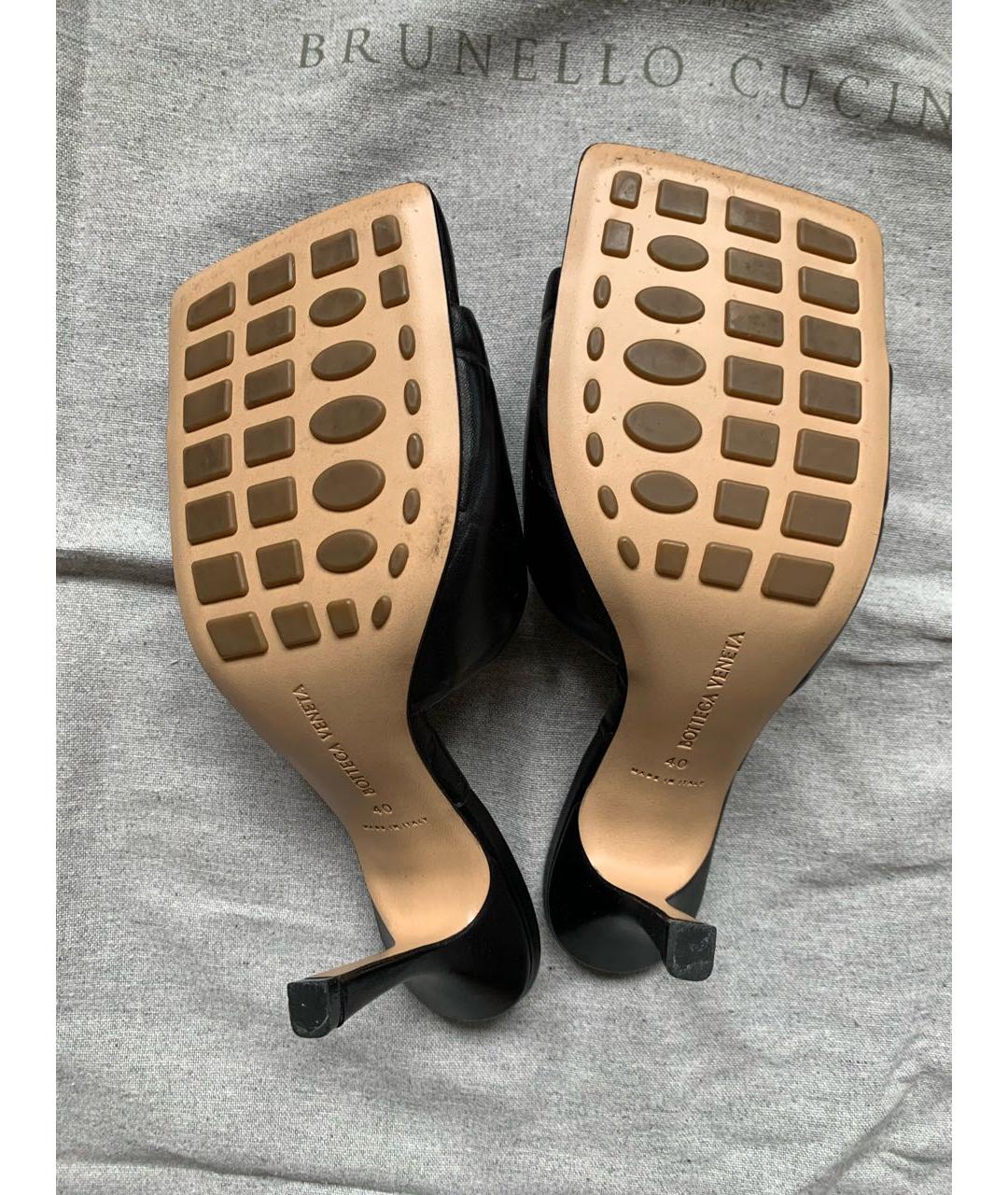 BOTTEGA VENETA Черные кожаные мюли, фото 4