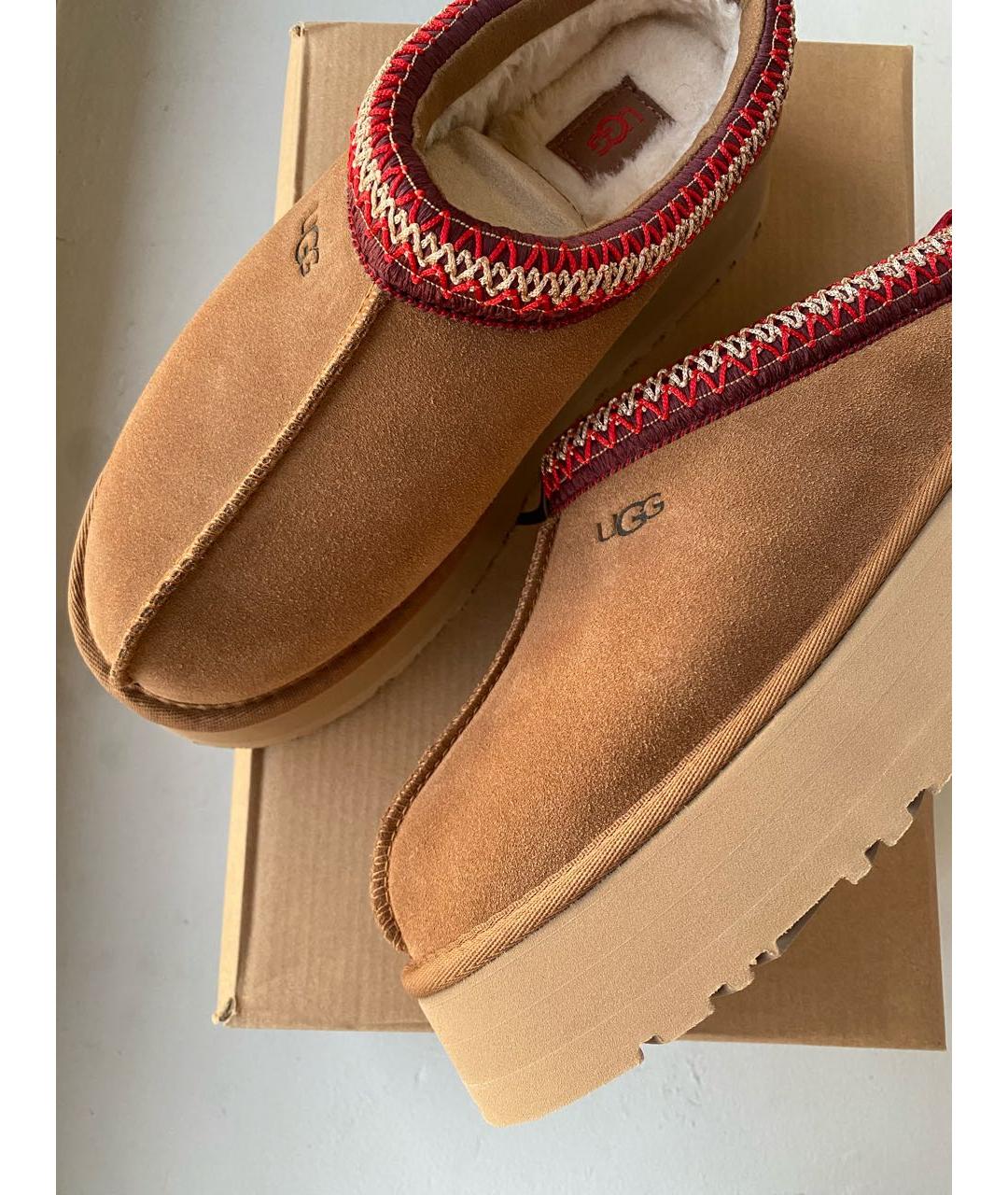 UGG AUSTRALIA Горчичные замшевые ботинки, фото 2