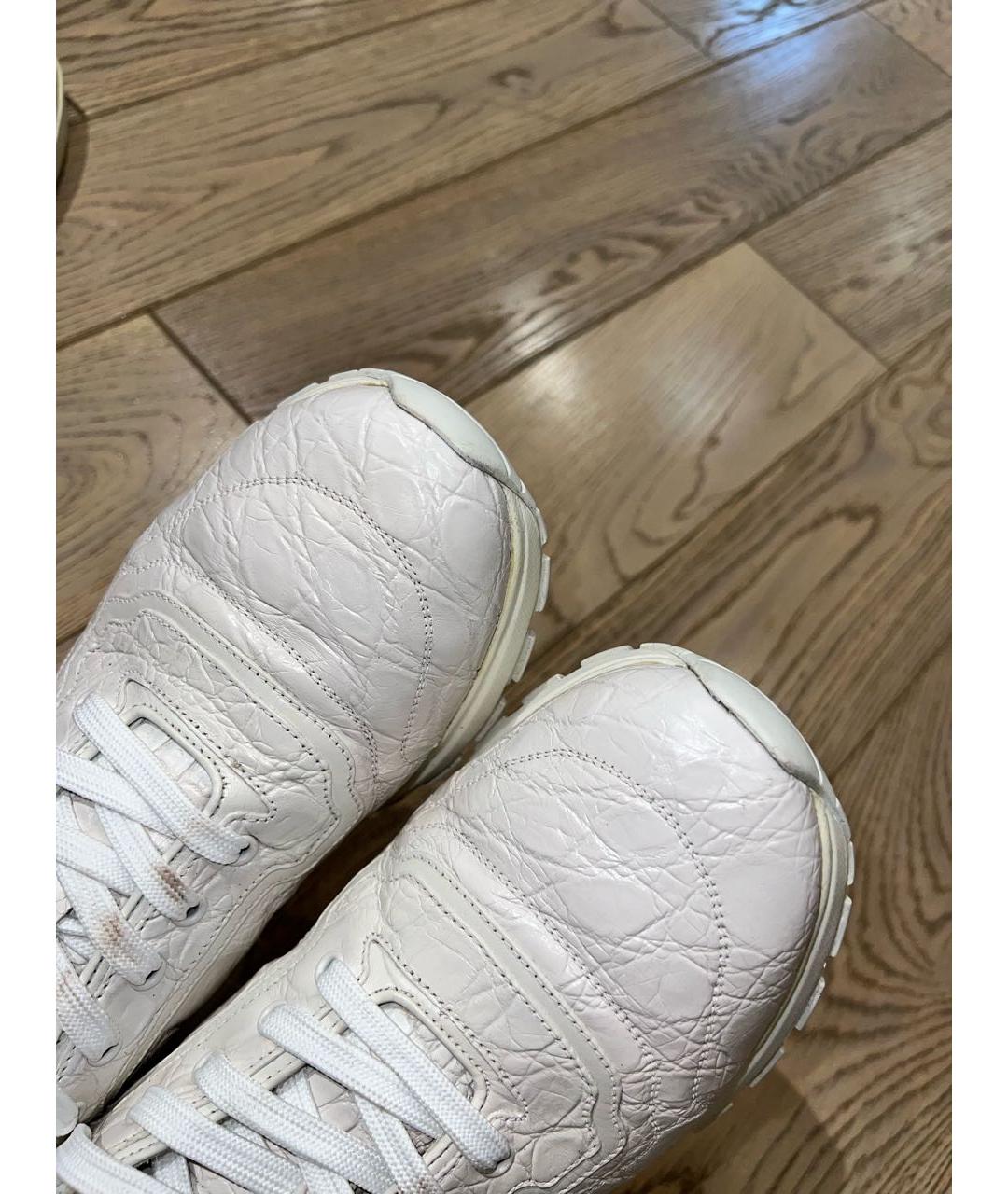 PRADA Белые низкие кроссовки / кеды из экзотической кожи, фото 4