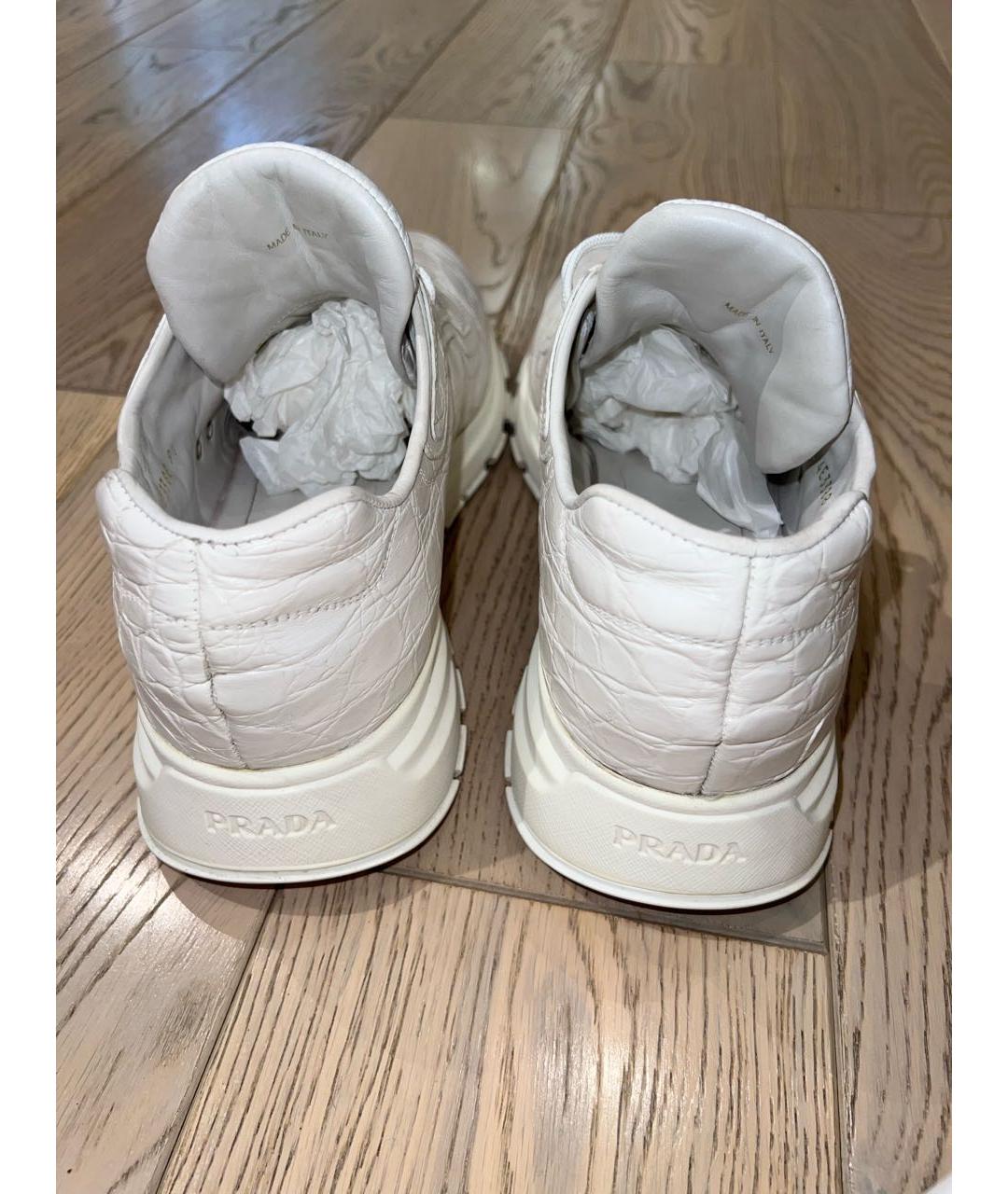 PRADA Белые низкие кроссовки / кеды из экзотической кожи, фото 7