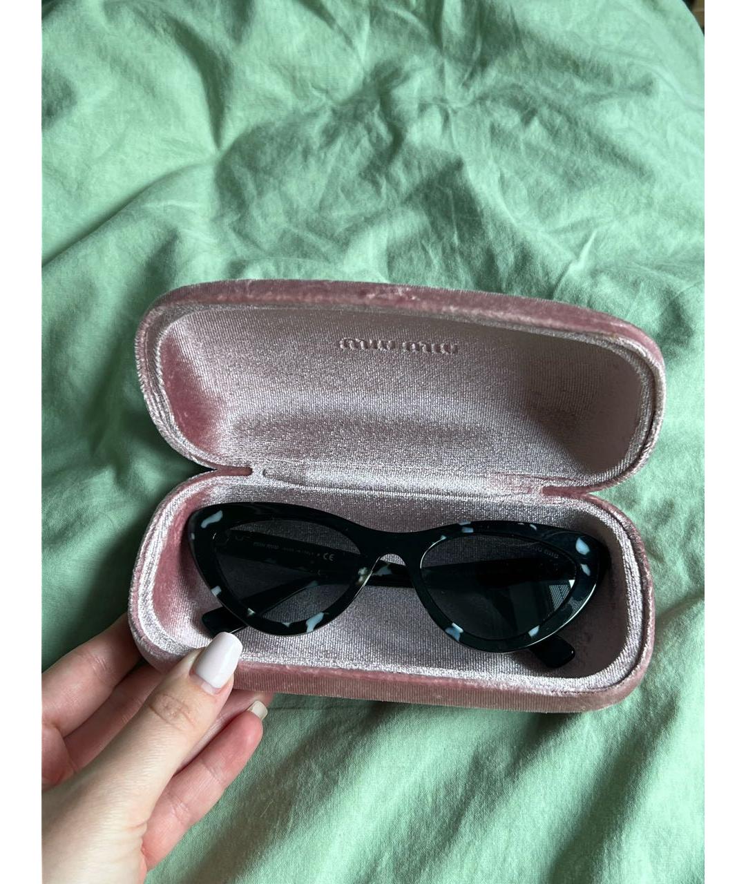 MIU MIU Черные пластиковые солнцезащитные очки, фото 4