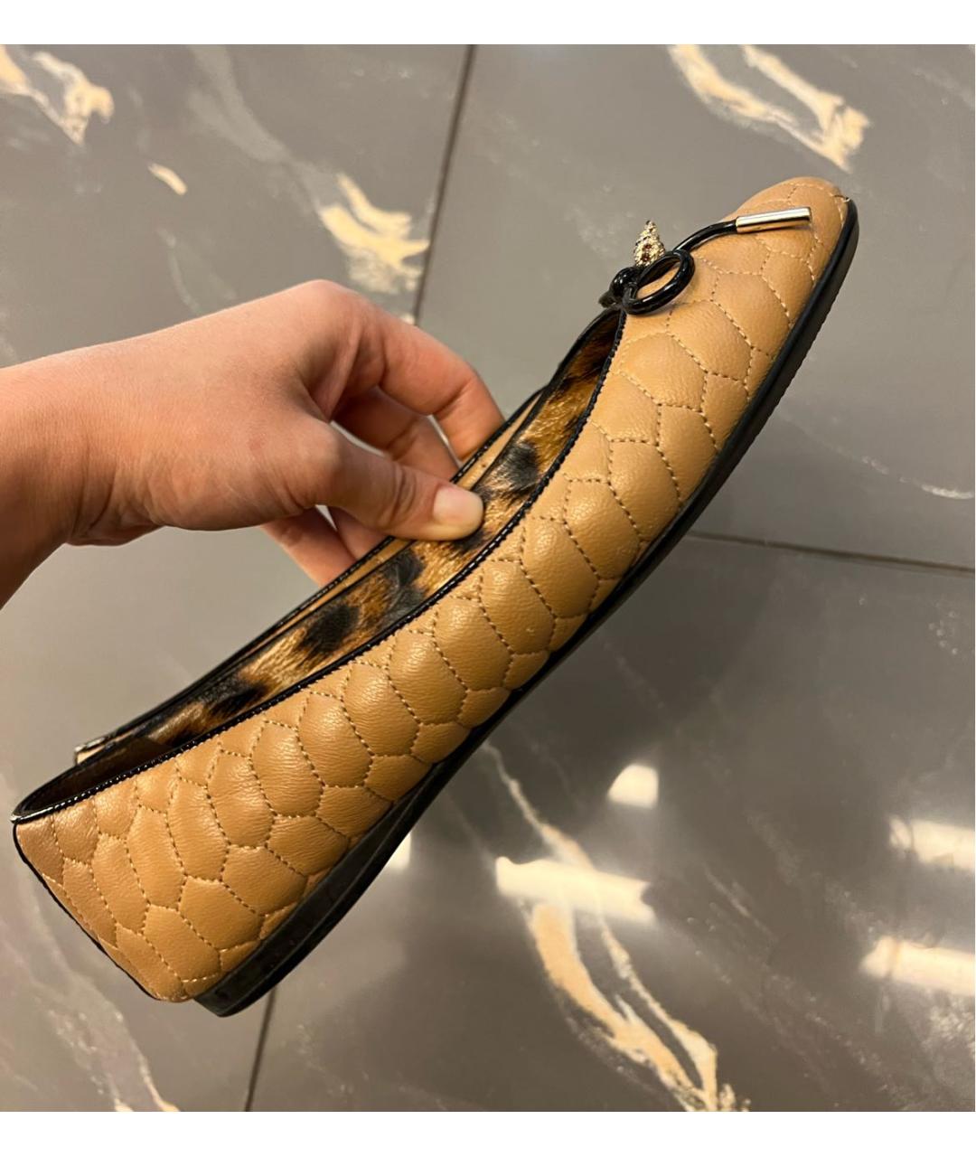 ROBERTO CAVALLI Горчичные кожаные балетки, фото 5