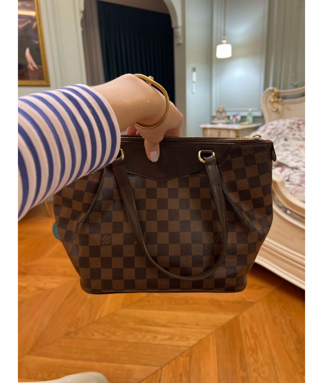 LOUIS VUITTON Коричневая кожаная сумка с короткими ручками, фото 5
