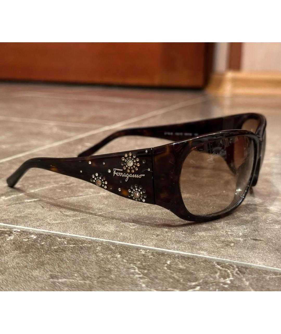SALVATORE FERRAGAMO Мульти пластиковые солнцезащитные очки, фото 2