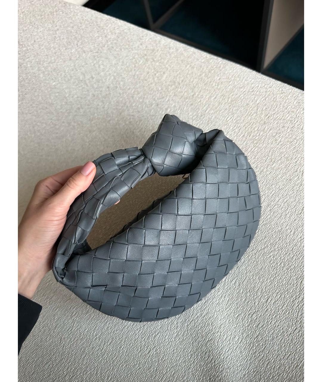 BOTTEGA VENETA Серая кожаная сумка с короткими ручками, фото 3