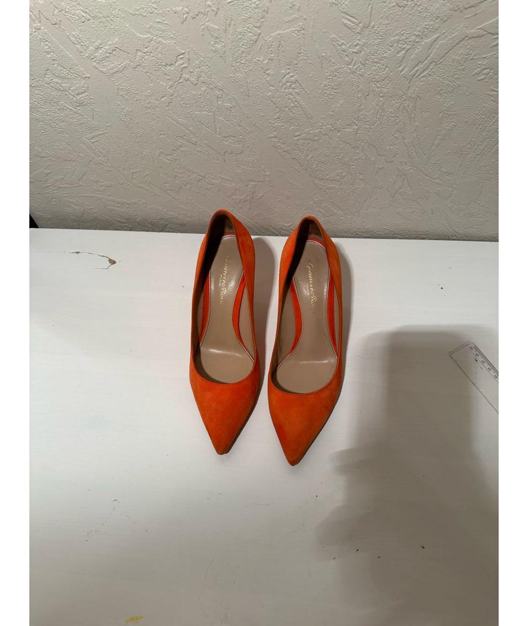 GIANVITO ROSSI Оранжевое замшевые туфли, фото 3