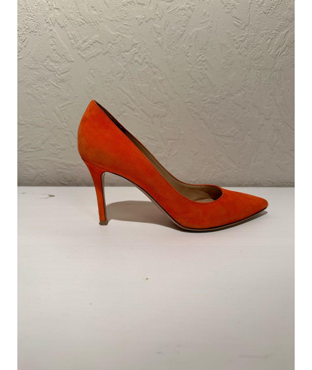 GIANVITO ROSSI Оранжевое замшевые туфли, фото 5