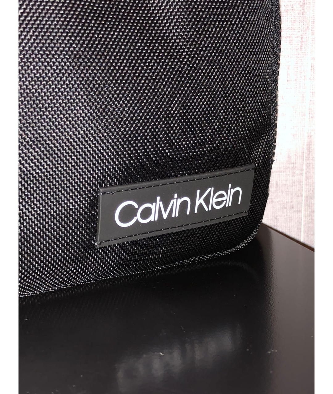 CALVIN KLEIN Черная синтетическая сумка на плечо, фото 4