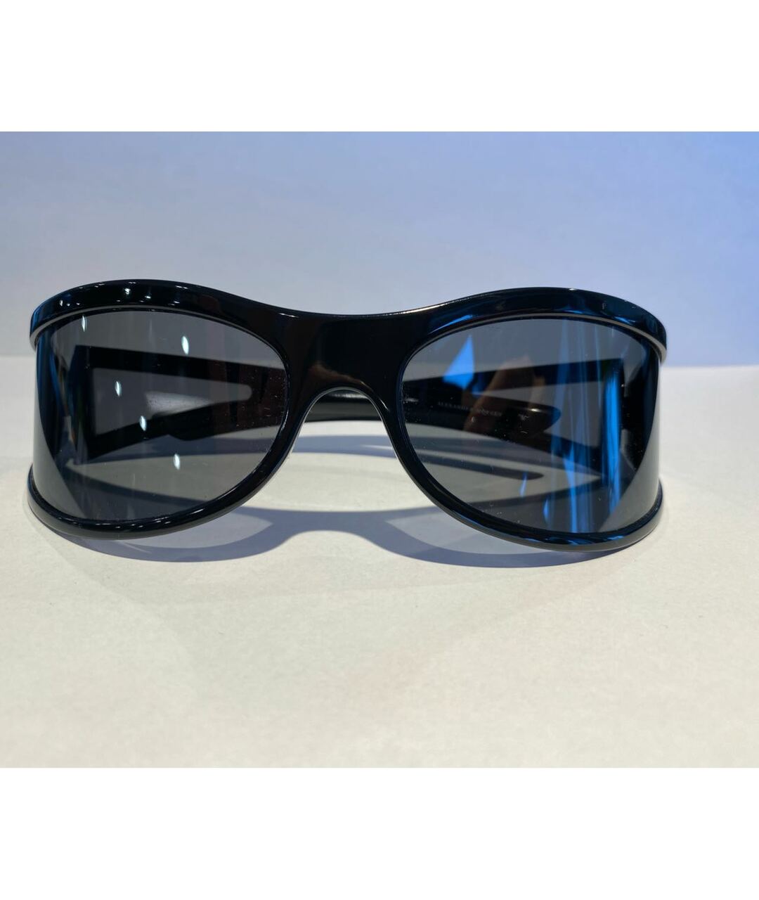 ALEXANDER MCQUEEN Черные пластиковые солнцезащитные очки, фото 7