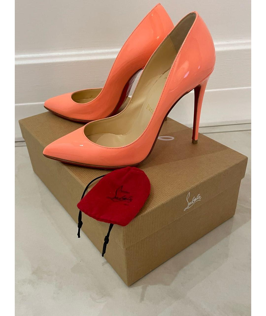 CHRISTIAN LOUBOUTIN Коралловые туфли из лакированной кожи, фото 8