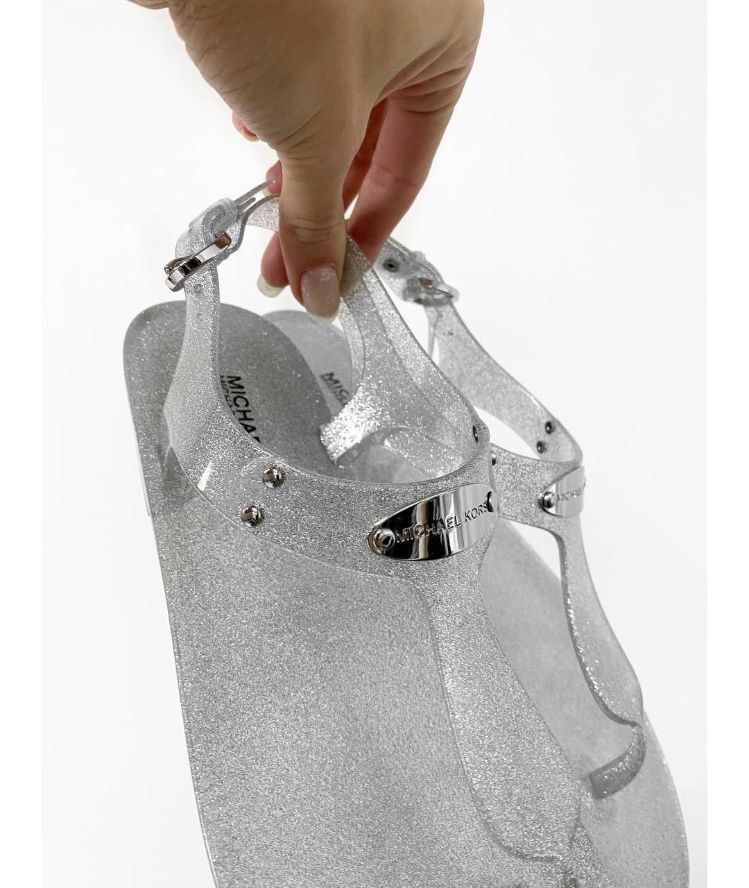 MICHAEL KORS Серебряные резиновые сандалии, фото 3