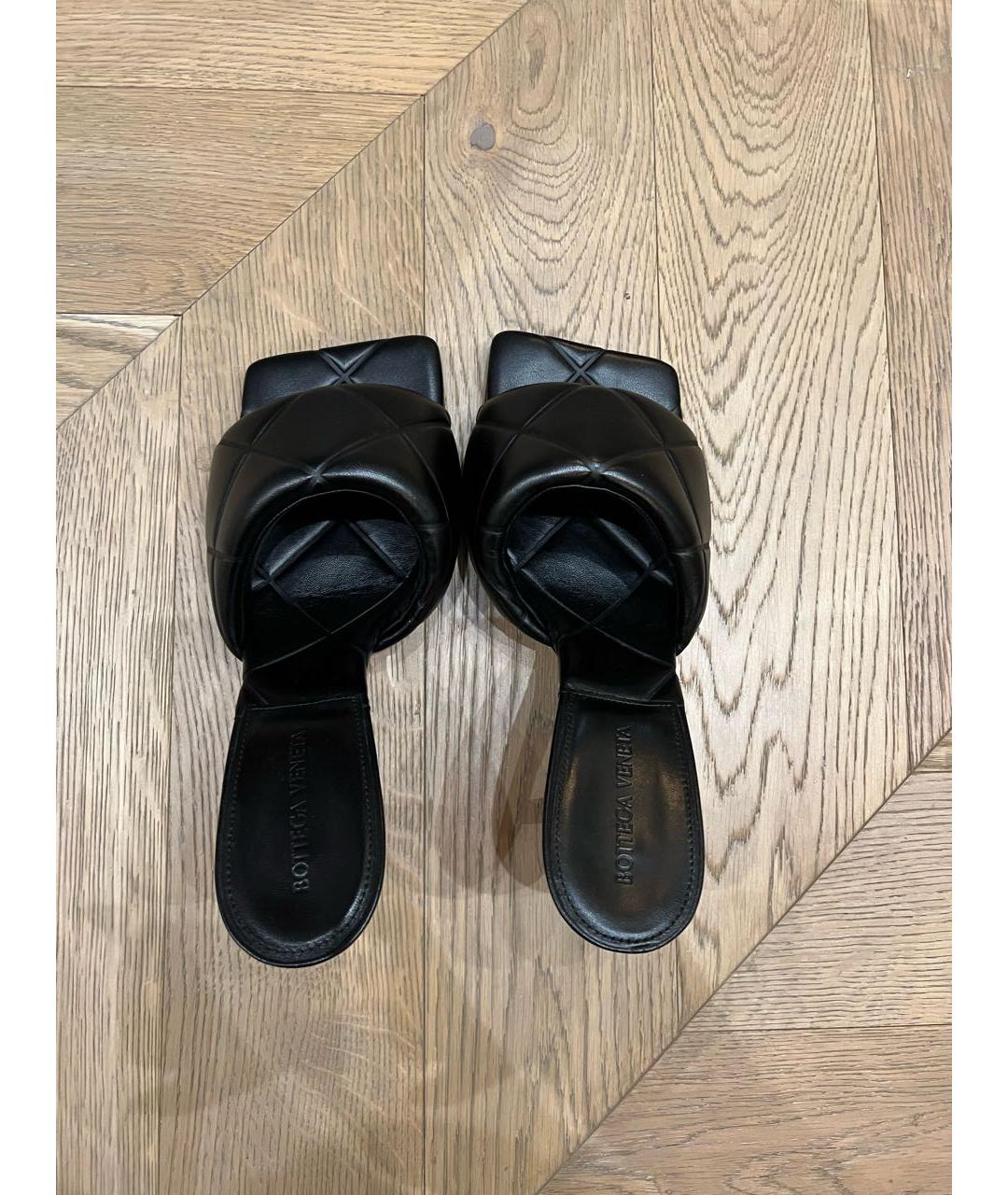 BOTTEGA VENETA Черные кожаные мюли, фото 3