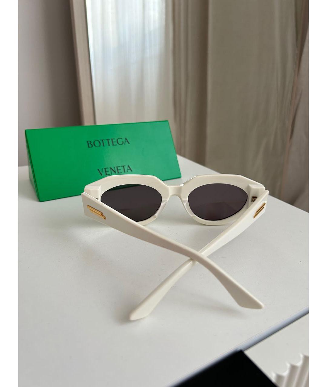 BOTTEGA VENETA Белые пластиковые солнцезащитные очки, фото 4