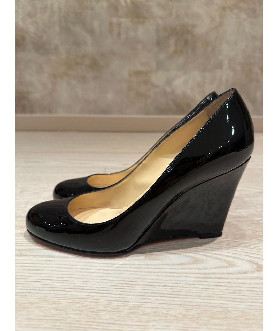 CHRISTIAN LOUBOUTIN Черные туфли из лакированной кожи, фото 5