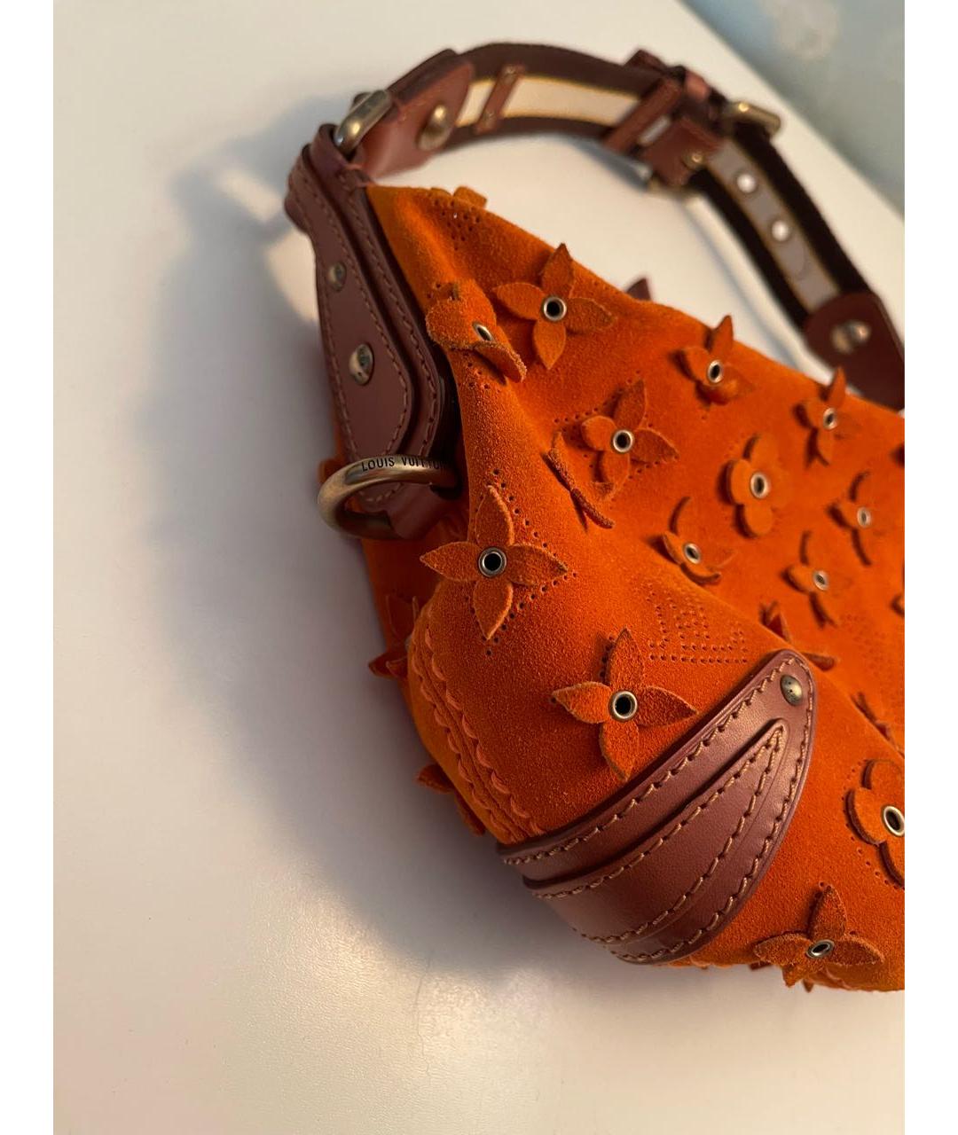 LOUIS VUITTON Оранжевая замшевая сумка с короткими ручками, фото 2
