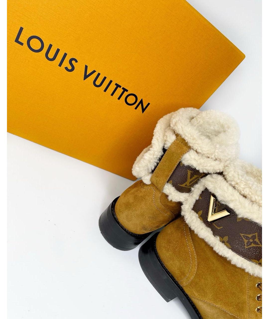 LOUIS VUITTON Горчичные замшевые ботинки, фото 2