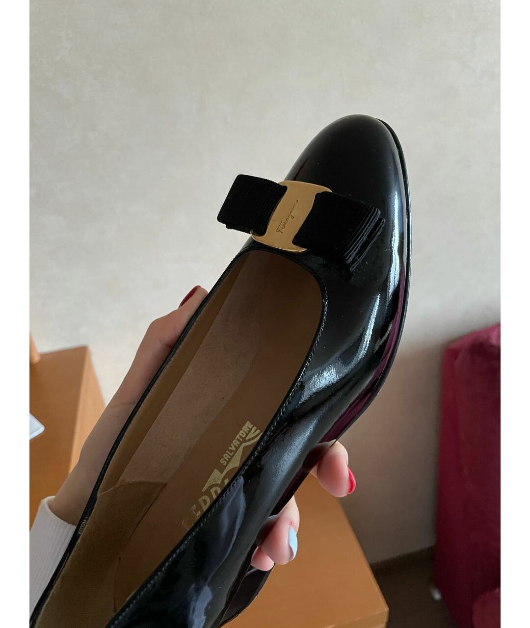 SALVATORE FERRAGAMO Черные туфли из лакированной кожи, фото 5
