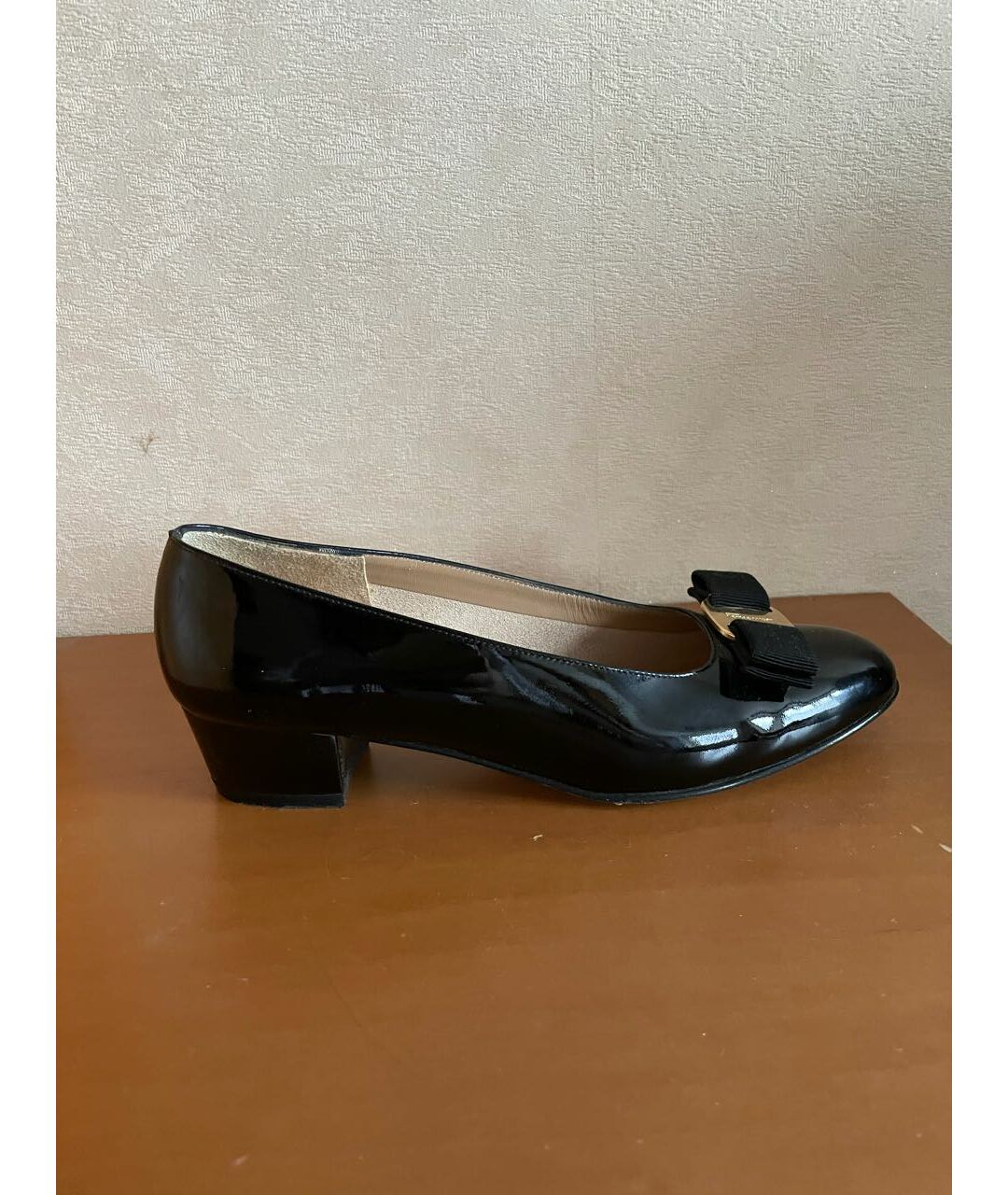 SALVATORE FERRAGAMO Черные туфли из лакированной кожи, фото 6