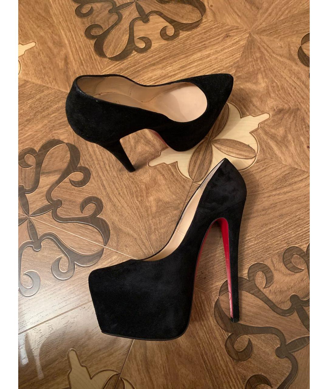 CHRISTIAN LOUBOUTIN Черные замшевые туфли, фото 3