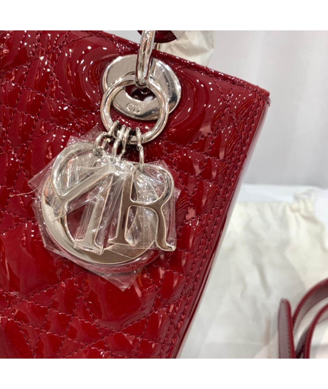 CHRISTIAN DIOR Красная сумка через плечо из лакированной кожи, фото 4