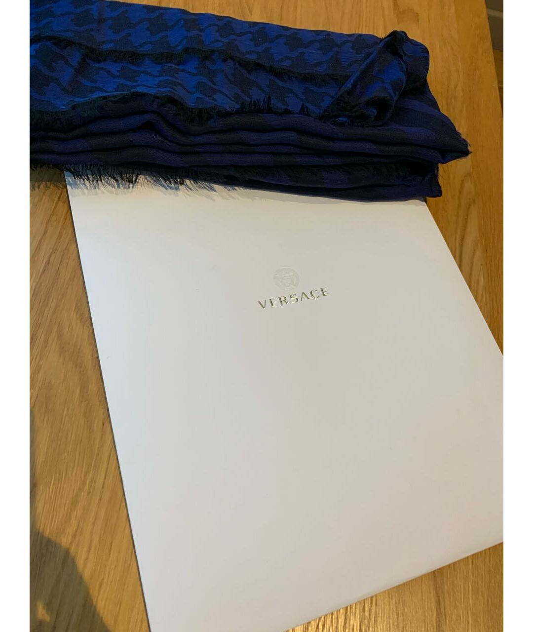 VERSACE Темно-синий шерстяной шарф, фото 4