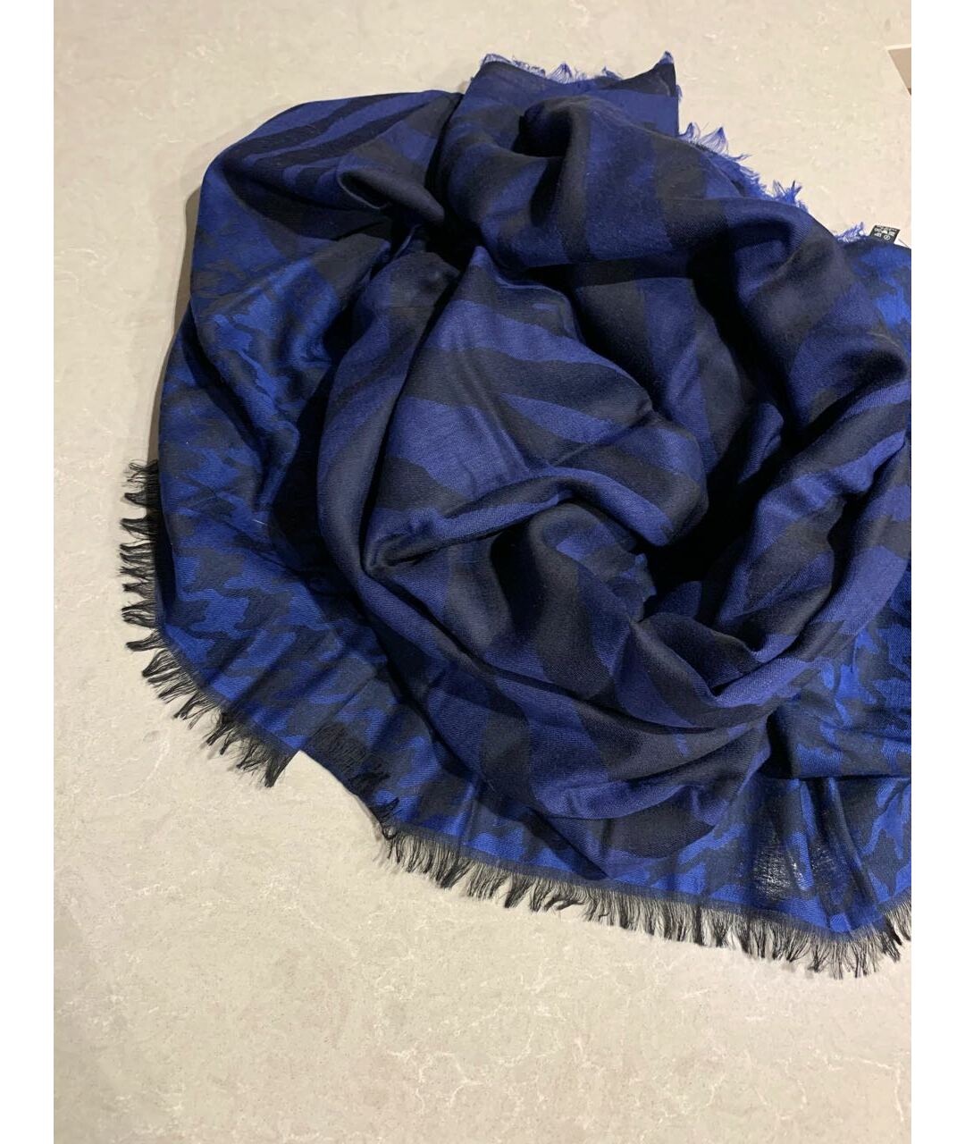 VERSACE Темно-синий шерстяной шарф, фото 3