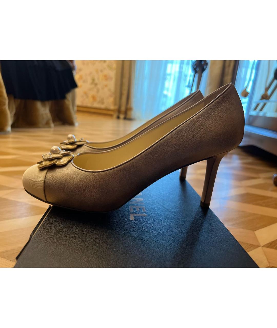 CHANEL PRE-OWNED Золотые кожаные туфли, фото 8