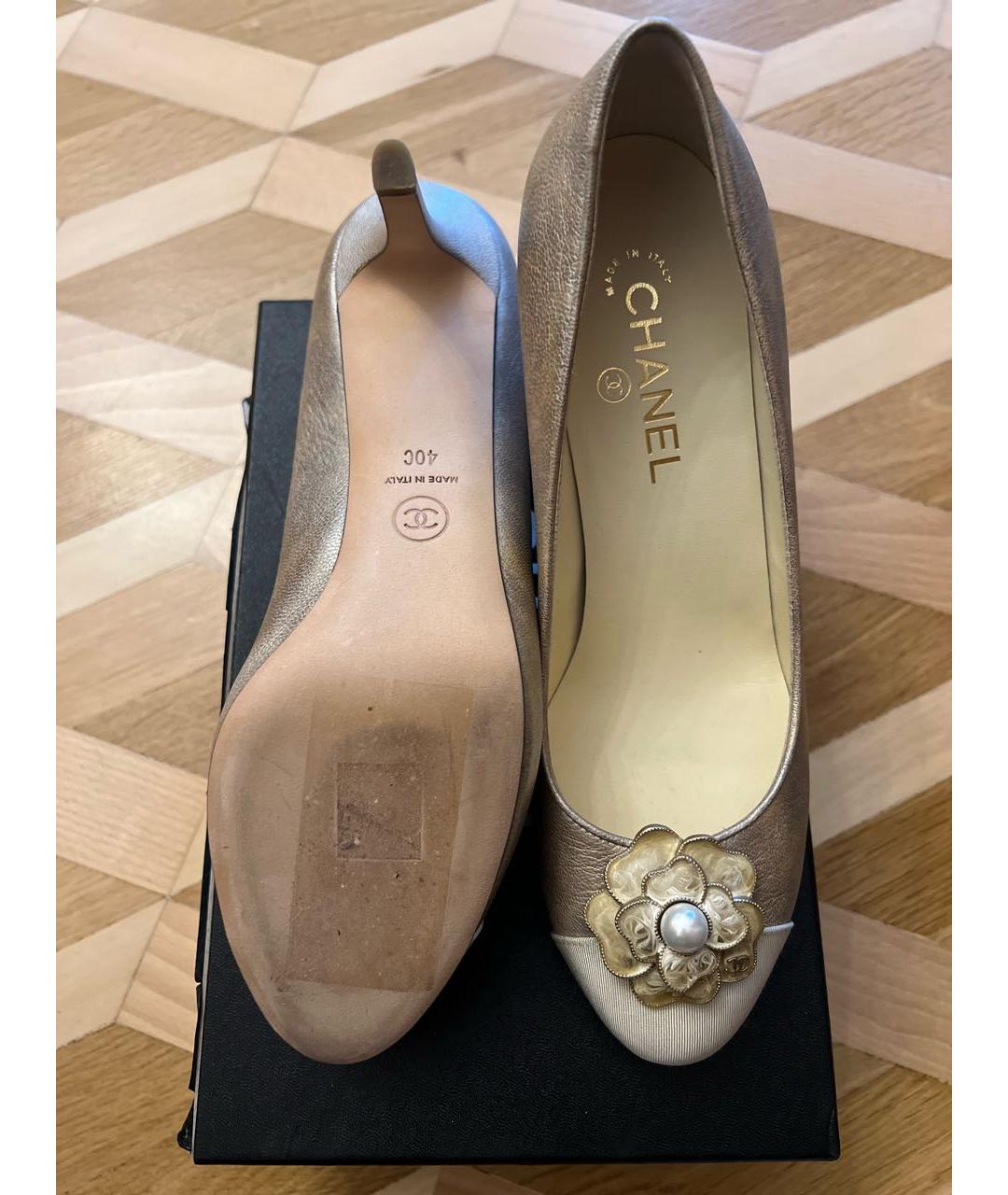 CHANEL PRE-OWNED Золотые кожаные туфли, фото 5