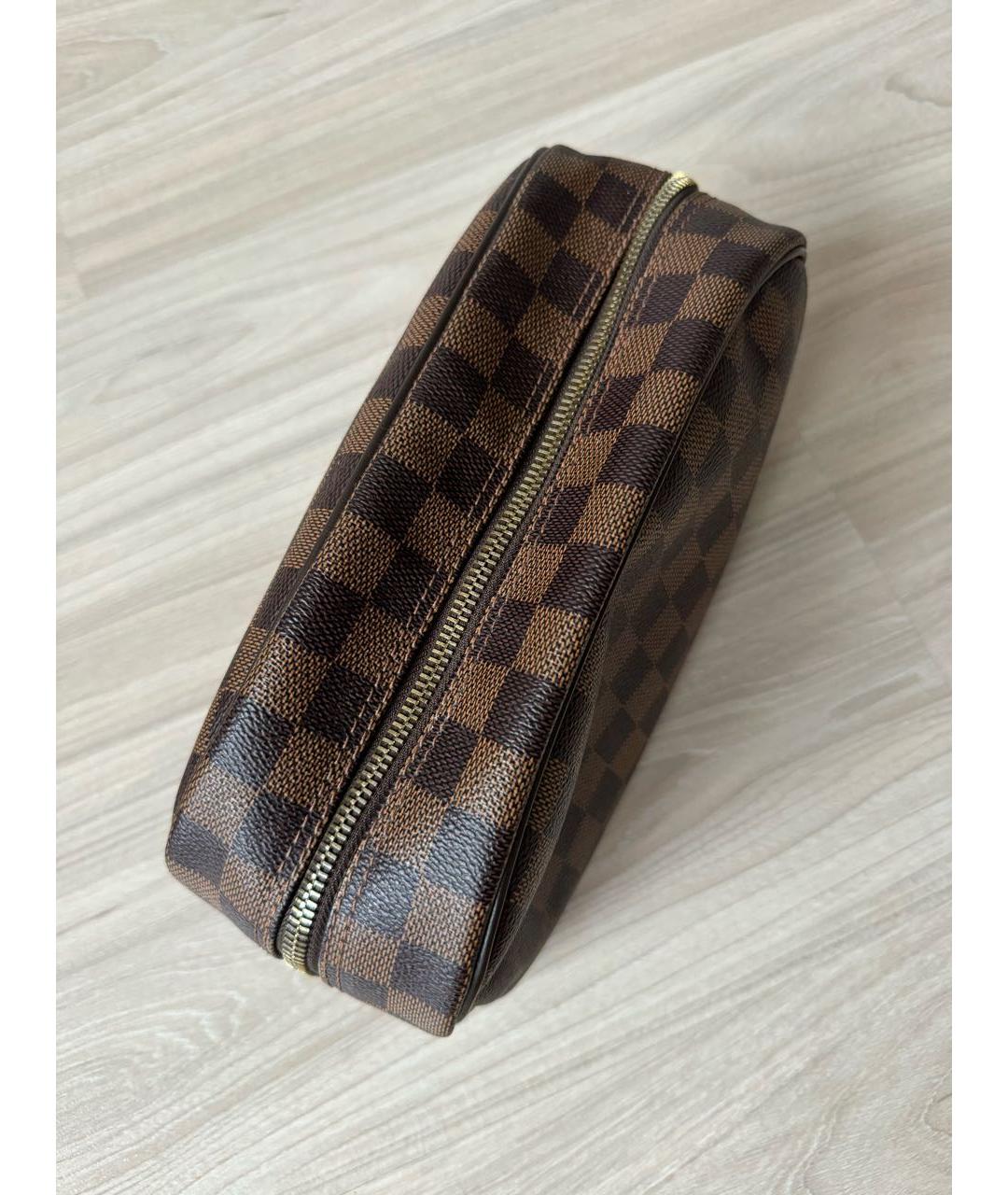 LOUIS VUITTON Коричневая косметичка, фото 3