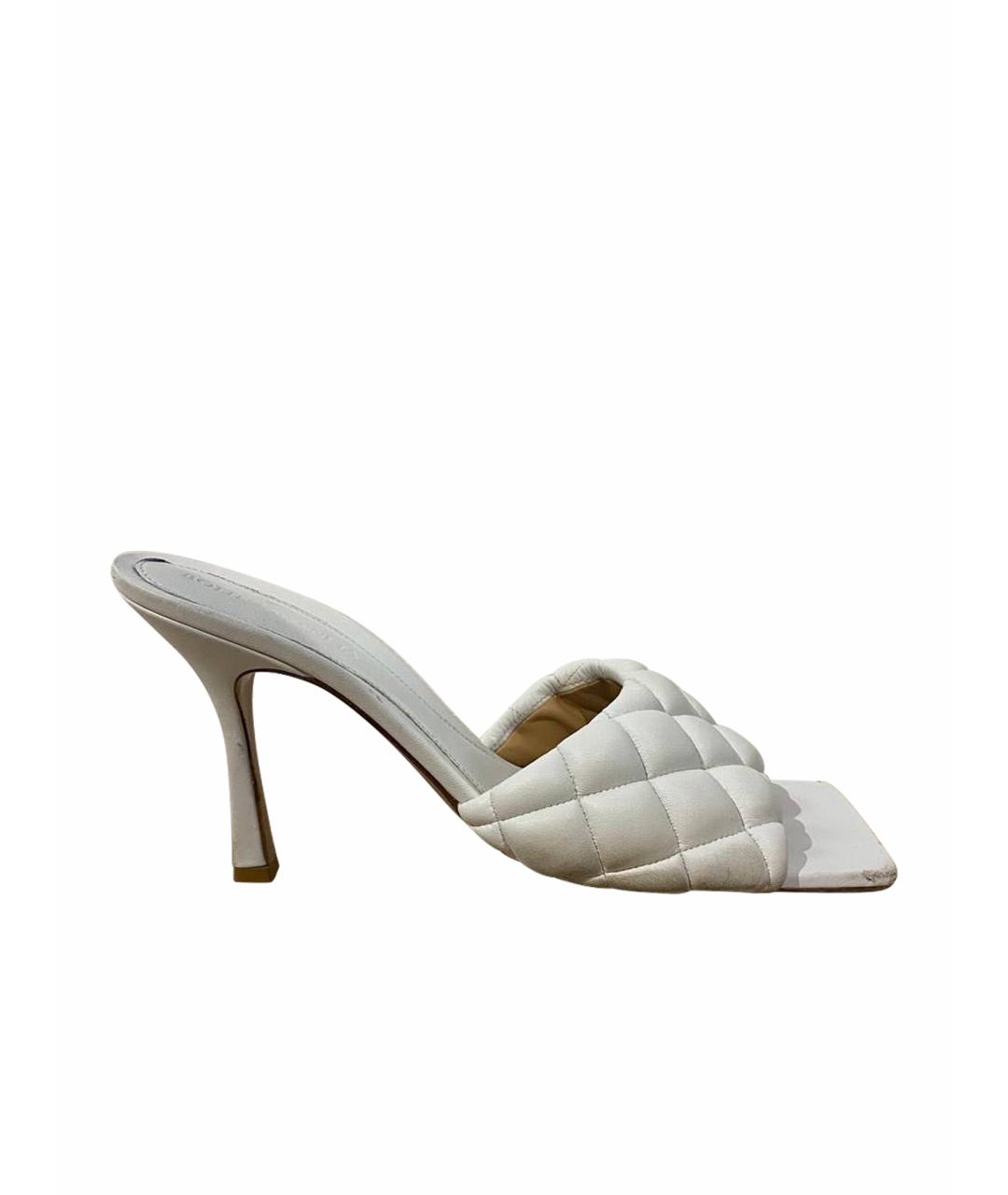 BOTTEGA VENETA Белые кожаные босоножки, фото 1