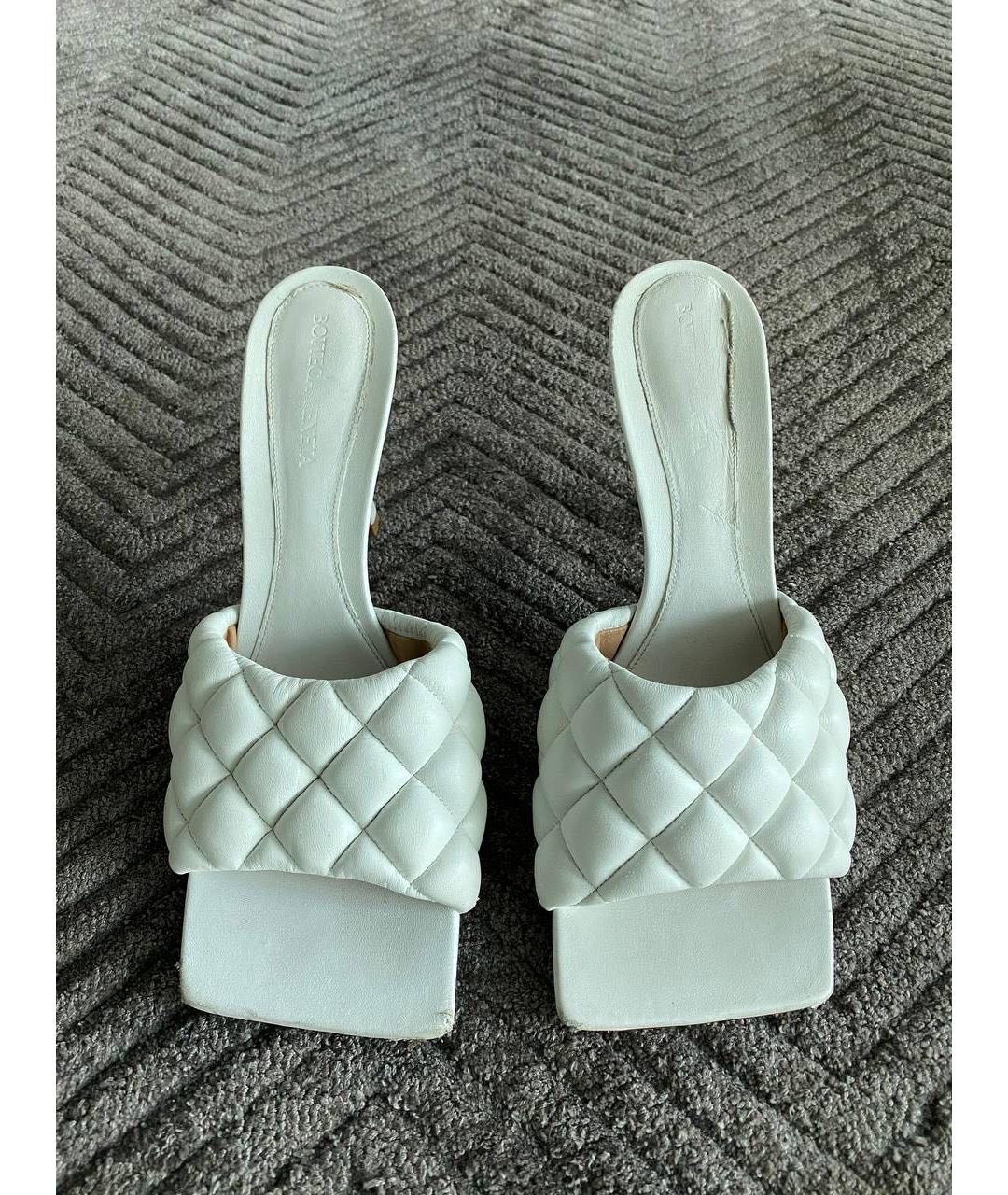 BOTTEGA VENETA Белые кожаные босоножки, фото 2