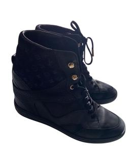 LOUIS VUITTON Кроссовки