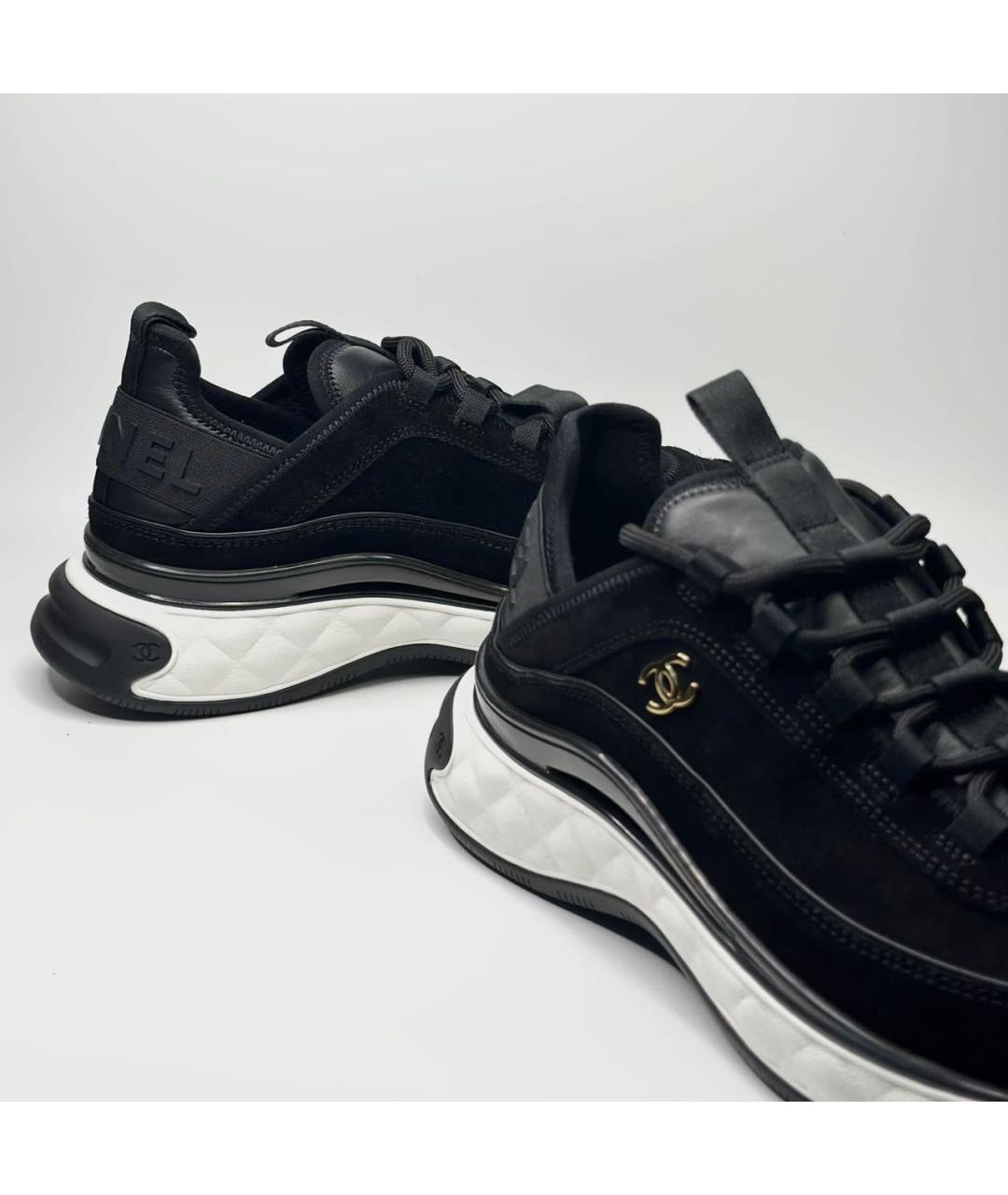 CHANEL PRE-OWNED Черные замшевые низкие кроссовки / кеды, фото 4