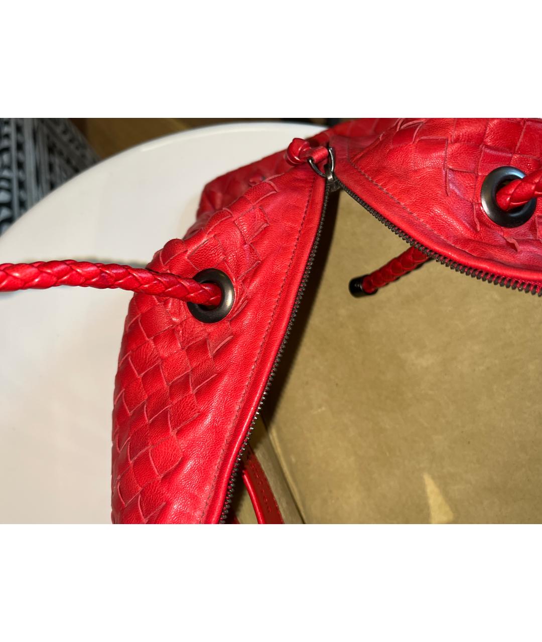 BOTTEGA VENETA Красная кожаная сумка с короткими ручками, фото 7