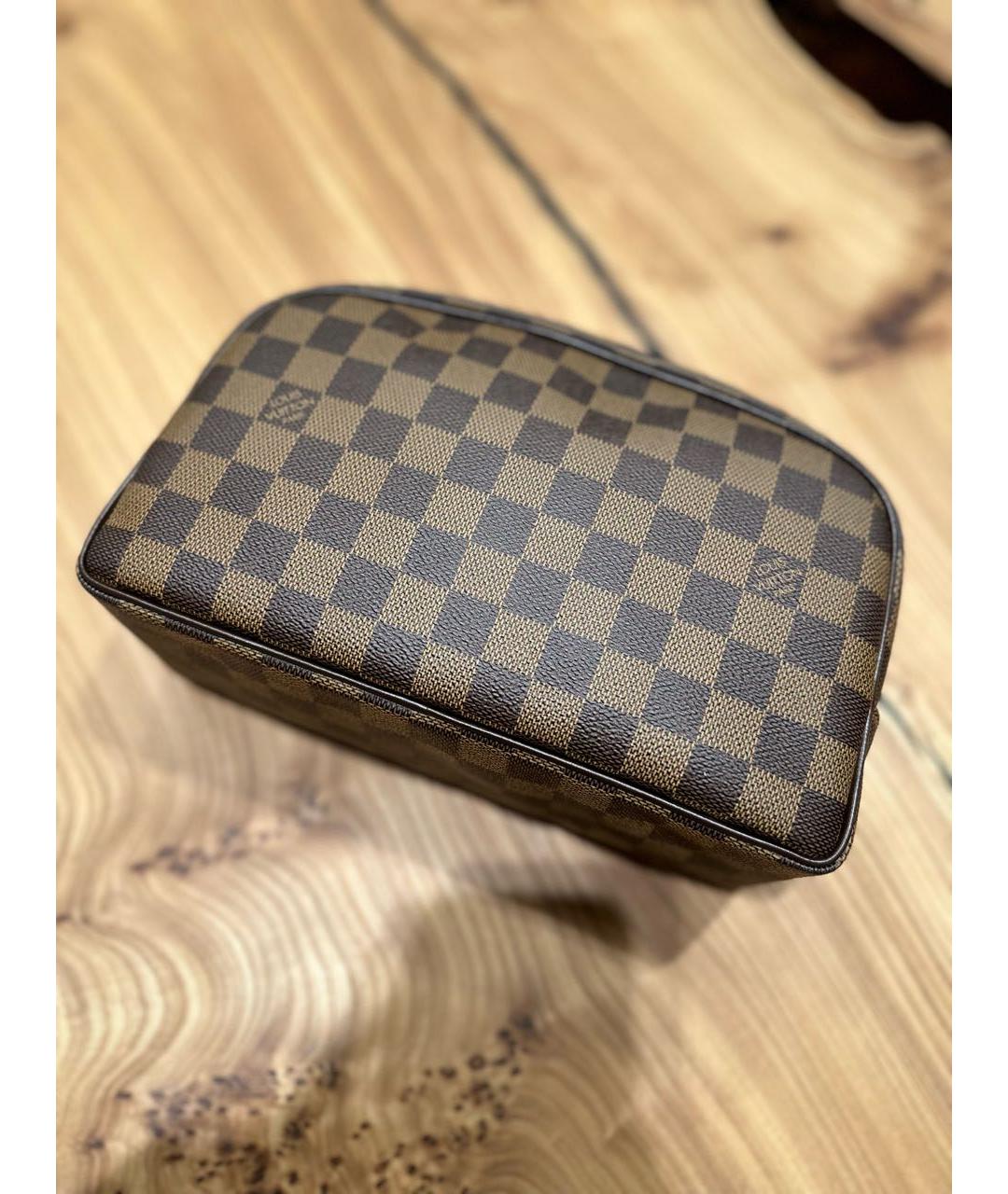 LOUIS VUITTON Коричневая кожаная косметичка, фото 2