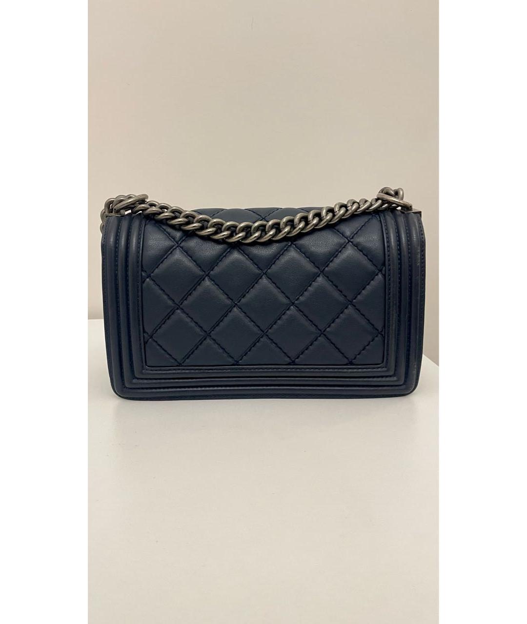 CHANEL Темно-синяя кожаная сумка через плечо, фото 3