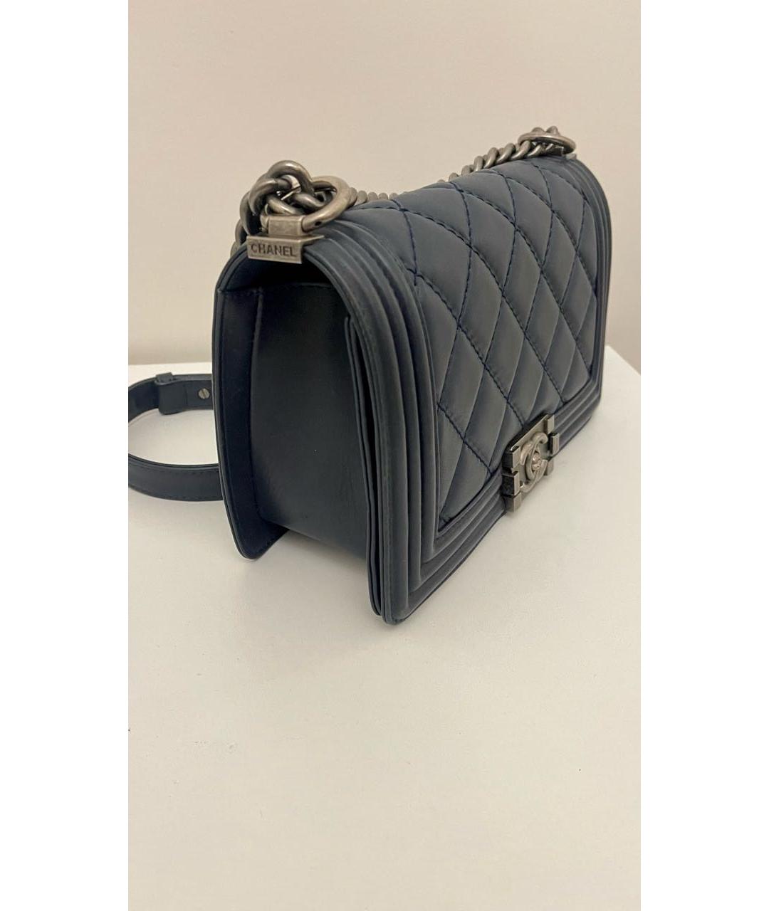 CHANEL Темно-синяя кожаная сумка через плечо, фото 2