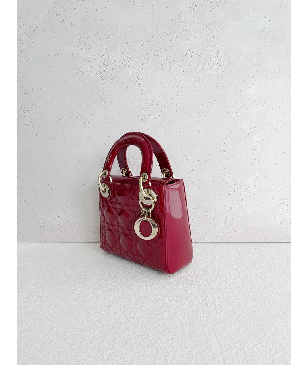 CHRISTIAN DIOR Красная сумка с короткими ручками из лакированной кожи, фото 2