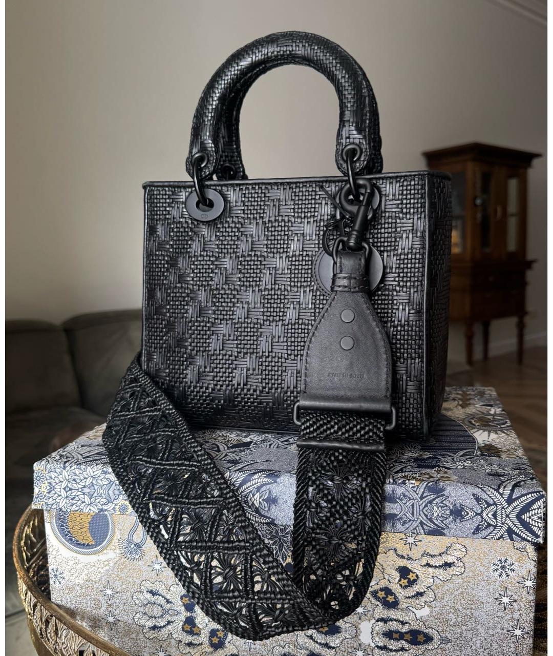 CHRISTIAN DIOR Черная кожаная сумка с короткими ручками, фото 2