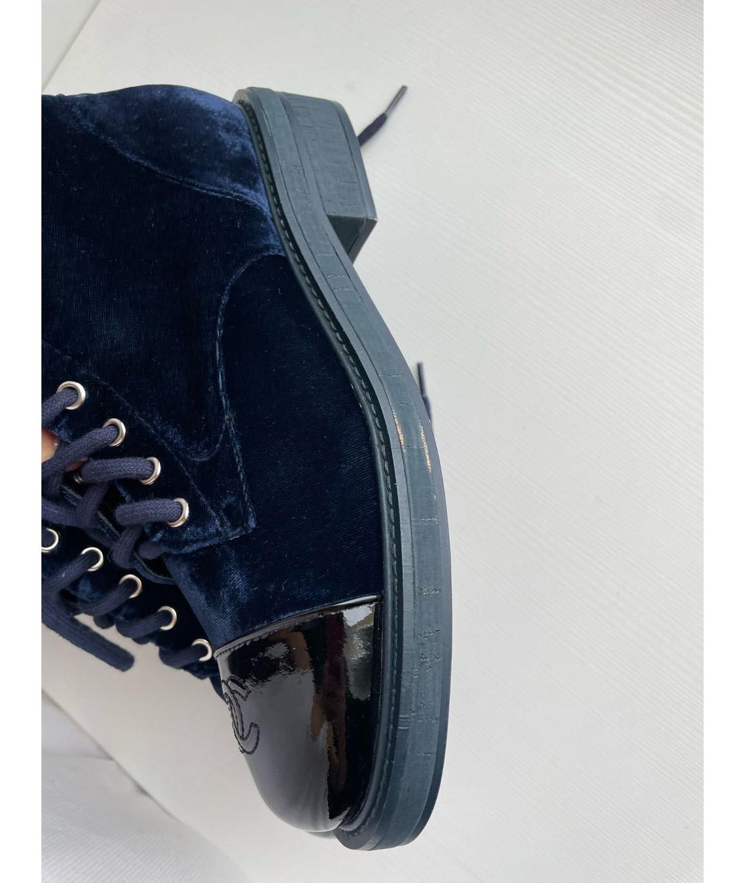 CHANEL PRE-OWNED Темно-синие бархатные ботинки, фото 6