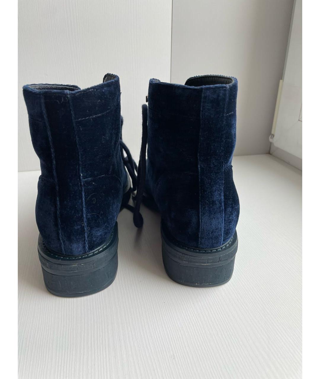 CHANEL PRE-OWNED Темно-синие бархатные ботинки, фото 4